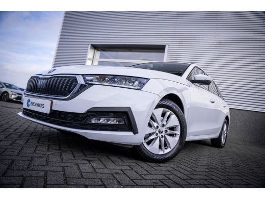 Skoda Octavia Combi 1.0 e-TSI Business Edition | Cruise control | Trekhaak uitklapbaar | Voorstoelen verwarmd ActivLease financial lease