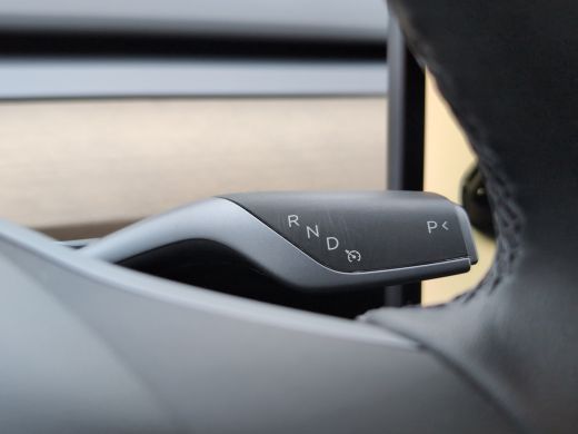 Tesla Model Y Long Range AWD 75 kWh | 1e eig. | Org. NL | Pano | Adap. Cruise | Trekhaak | Navigatie ActivLease financial lease