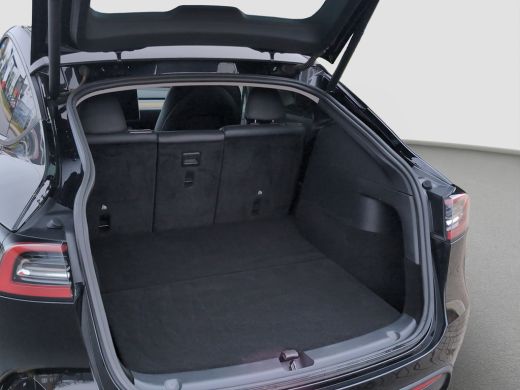 Tesla Model Y Long Range AWD 75 kWh | 1e eig. | Org. NL | Pano | Adap. Cruise | Trekhaak | Navigatie ActivLease financial lease