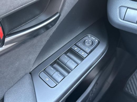 Toyota C-HR 1.8 Hybrid 140 Executive **PLUS PACK/ NIEUWE AUTO/ DIRECT LEVERBAAR** ActivLease financial lease