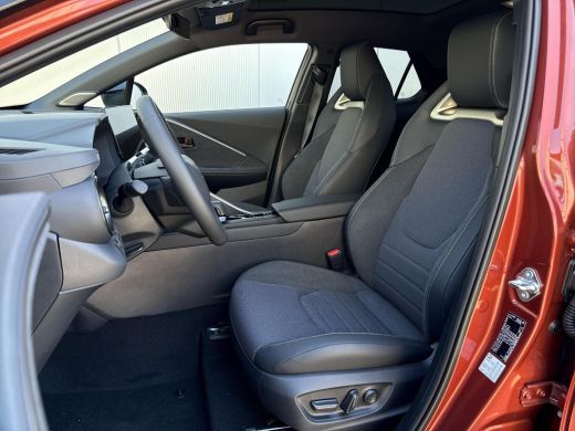 Toyota C-HR 1.8 Hybrid 140 Executive **PLUS PACK/ NIEUWE AUTO/ DIRECT LEVERBAAR** ActivLease financial lease