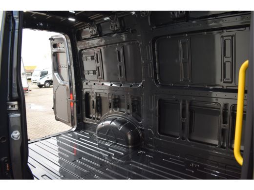 Volkswagen Crafter 2.0 TDI L3H3 Exclusive MY 2025 AUTOMAAT TREKHAAK ActivLease financial lease