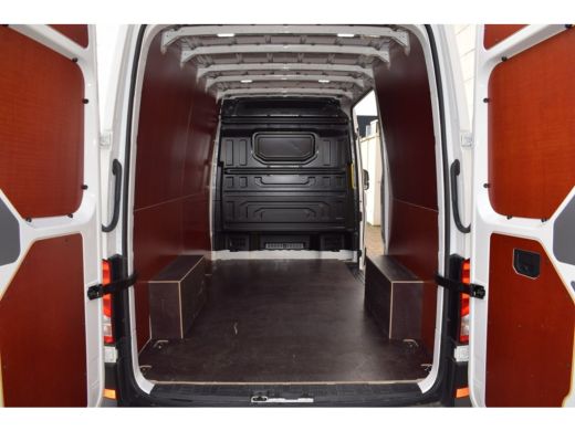 Volkswagen Crafter 2.0 TDI L3H3 Highline 140 PK LED TREKHAAK NAVI BETIMMERING ActivLease financial lease