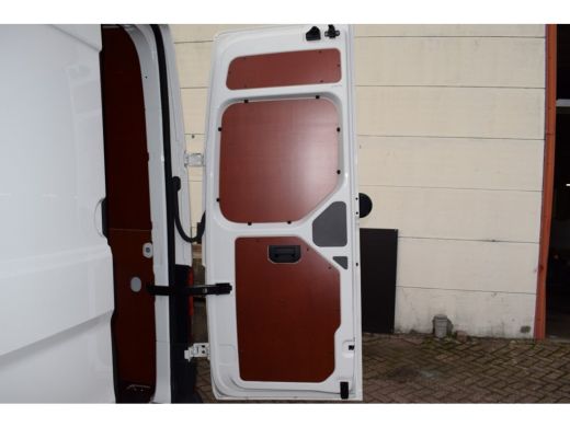 Volkswagen Crafter 2.0 TDI L3H3 Highline 140 PK LED TREKHAAK NAVI BETIMMERING ActivLease financial lease