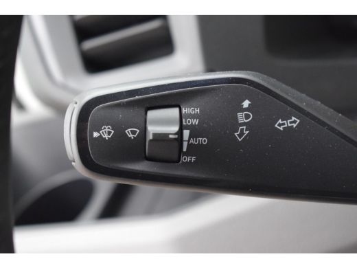 Volkswagen Crafter 2.0 TDI L3H3 Highline MY25 AUTOMAAT LED TREKHAAK GEVEERDE STOEL ActivLease financial lease