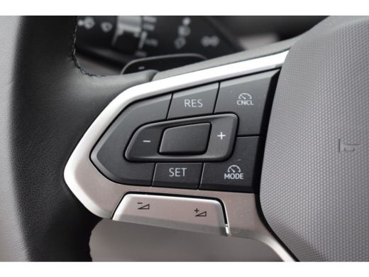 Volkswagen Crafter 2.0 TDI L3H3 Highline MY25 AUTOMAAT LED TREKHAAK GEVEERDE STOEL ActivLease financial lease