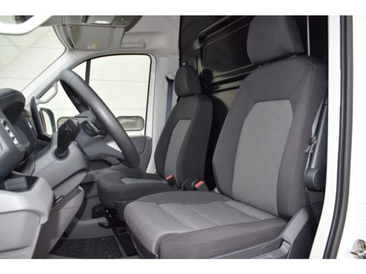 Volkswagen Crafter 2.0 TDI L3H3 Highline MY25 AUTOMAAT LED TREKHAAK GEVEERDE STOEL ActivLease financial lease