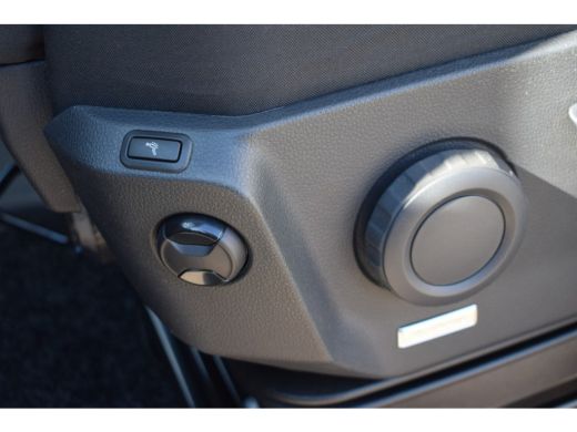 Volkswagen Crafter L3H3 2.0 TDI Highline 140PK AUTOMAAT TREKHAAK ActivLease financial lease