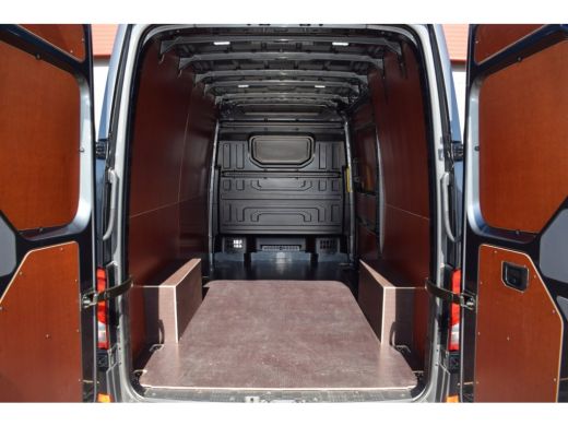 Volkswagen Crafter L3H3 2.0 TDI Highline 140PK AUTOMAAT TREKHAAK ActivLease financial lease