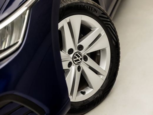 Volkswagen Golf 1.0 eTSI Sport Automaat (VIRTUAL COCKPIT, APPLE CARPLAY, GROOT NAVI, SFEERVERLICHTING,  KEYLESS, ... ActivLease financial lease