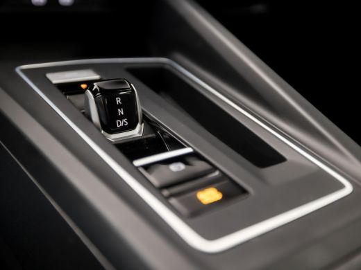 Volkswagen Golf 1.0 eTSI Sport Automaat (VIRTUAL COCKPIT, APPLE CARPLAY, GROOT NAVI, SFEERVERLICHTING,  KEYLESS, ... ActivLease financial lease