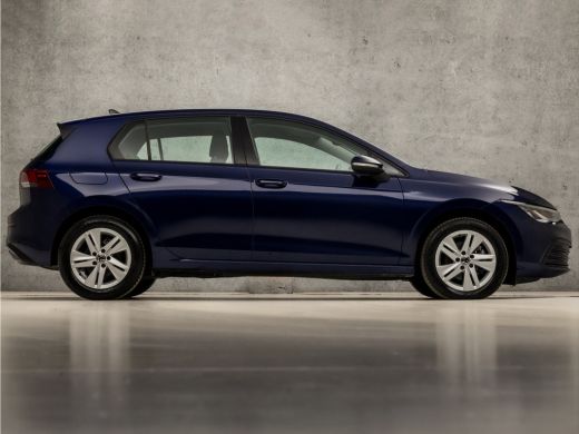 Volkswagen Golf 1.0 eTSI Sport Automaat (VIRTUAL COCKPIT, APPLE CARPLAY, GROOT NAVI, SFEERVERLICHTING,  KEYLESS, ... ActivLease financial lease