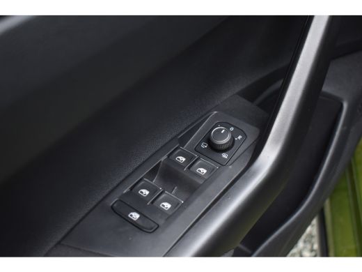 Volkswagen Taigo TSI 110PK DSG STYLE CAMERA/NAVI/LEDER ActivLease financial lease