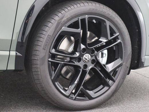 Volkswagen Tiguan 1.5 eHybrid R-Line Edition 272PK DSG Pano-Schuifdak, Black Style, Achteruitrijcamera, Trekhaak, 2... ActivLease financial lease