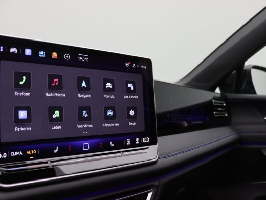 Volkswagen Tiguan 1.5 eHybrid R-Line Edition 272PK DSG Pano-Schuifdak, Black Style, Achteruitrijcamera, Trekhaak, 2... ActivLease financial lease