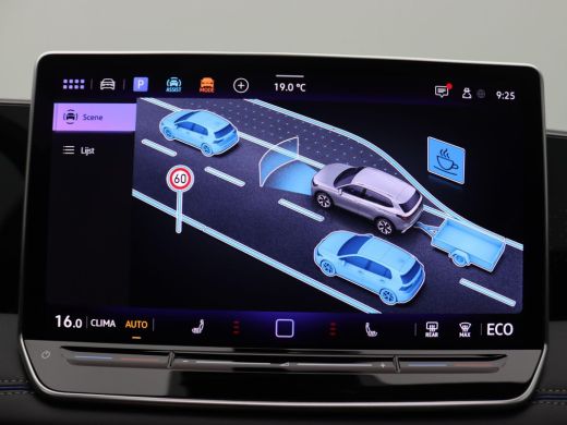 Volkswagen Tiguan 1.5 eHybrid R-Line Edition 272PK DSG Pano-Schuifdak, Black Style, Achteruitrijcamera, Trekhaak, 2... ActivLease financial lease