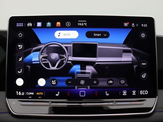 Volkswagen Tiguan 1.5 eHybrid R-Line Edition 272PK DSG Pano-Schuifdak, Black Style, Achteruitrijcamera, Trekhaak, 2... ActivLease financial lease