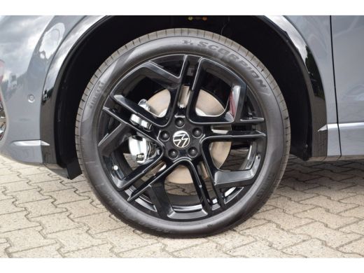 Volkswagen Tiguan 1.5 eHybrid R-Line | HARMAN KARDON | PANO | BLACK PACK | BOMVOL ActivLease financial lease