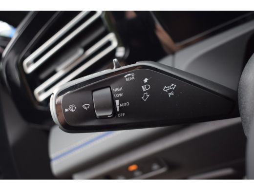 Volkswagen Tiguan 1.5 eHybrid R-Line | HARMAN KARDON | PANO | BLACK PACK | BOMVOL ActivLease financial lease