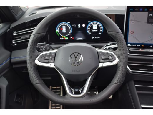 Volkswagen Tiguan 1.5 eHybrid R-Line | HARMAN KARDON | PANO | BLACK PACK | BOMVOL ActivLease financial lease
