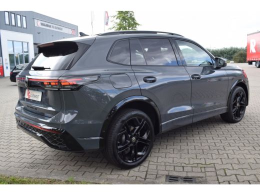 Volkswagen Tiguan 1.5 eHybrid R-Line | HARMAN KARDON | PANO | BLACK PACK | BOMVOL ActivLease financial lease