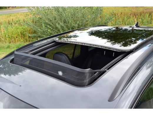 Volkswagen Tiguan 1.5 eHybrid R-Line | HARMAN KARDON | PANO | BLACK PACK | BOMVOL ActivLease financial lease