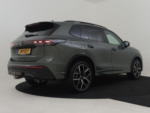 Volkswagen Tiguan 1.5 TSI eHybrid 200 kW R-Line 272pk | Panorama dak | Lederen bekleding | Trekhaak | 360 camera | ... ActivLease financial lease