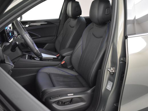 Volkswagen Tiguan 1.5 TSI eHybrid 200 kW R-Line 272pk | Panorama dak | Lederen bekleding | Trekhaak | 360 camera | ... ActivLease financial lease