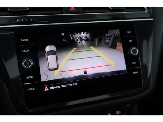 Volkswagen Tiguan Allspace 1.5 TSI Highline Business R 7p. | Open Dak | Trekhaak | Virtual | LED | Camera | Ergoactive | Cru... ActivLease financial lease