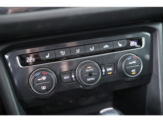 Volkswagen Tiguan Allspace 1.5 TSI Highline Business R 7p. | Open Dak | Trekhaak | Virtual | LED | Camera | Ergoactive | Cru... ActivLease financial lease