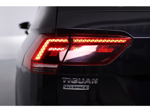 Volkswagen Tiguan Allspace 1.5 TSI Highline Business R 7p. | Open Dak | Trekhaak | Virtual | LED | Camera | Ergoactive | Cru... ActivLease financial lease