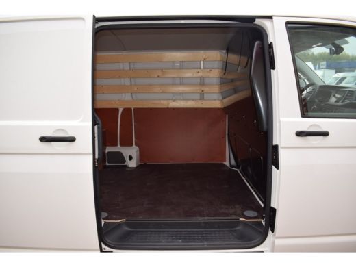 Volkswagen Transporter T6.1 2.0 TDI 150PK L2H1 Comfortline NAVI 16 INCH LMV ActivLease financial lease