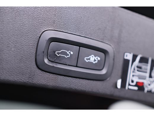 Volvo  XC40 1.5 T5 Recharge R-Design Navigatie | Panorama dak | Cruise Adaptief | Full Led | Trekhaak wegklap... ActivLease financial lease