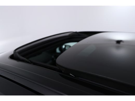 Volvo  XC40 1.5 T5 Recharge R-Design Navigatie | Panorama dak | Cruise Adaptief | Full Led | Trekhaak wegklap... ActivLease financial lease