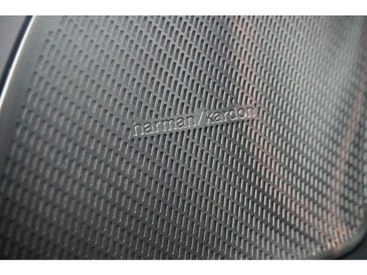 Volvo  XC60 Plus Black Edition Plug-In Hybrid AWD Facelift! | HU-Display | Harman/Kardon | Pano | 360 camera ... ActivLease financial lease