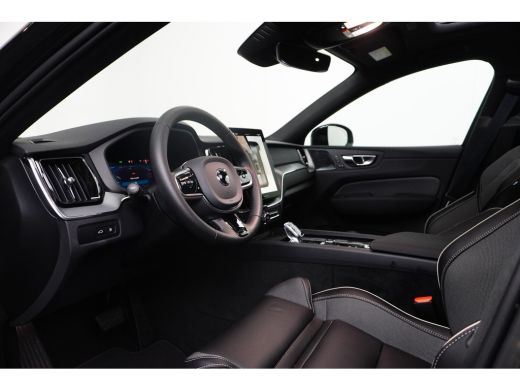 Volvo  XC60 Plus Black Edition Plug-In Hybrid AWD Facelift! | HU-Display | Harman/Kardon | Pano | 360 camera ... ActivLease financial lease
