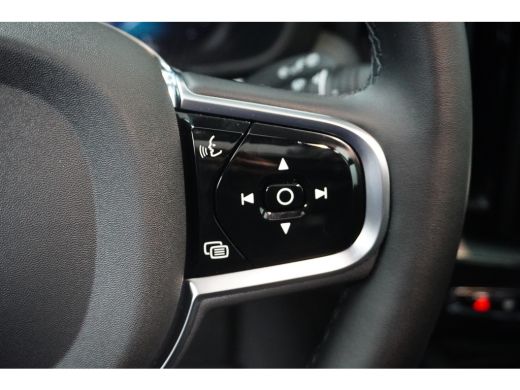 Volvo  XC60 Plus Black Edition Plug-In Hybrid AWD Facelift! | HU-Display | Harman/Kardon | Pano | 360 camera ... ActivLease financial lease