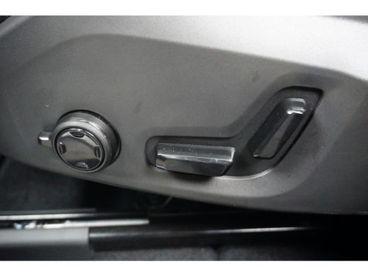 Volvo  XC60 Plus Black Edition Plug-In Hybrid AWD Facelift! | HU-Display | Harman/Kardon | Pano | 360 camera ... ActivLease financial lease