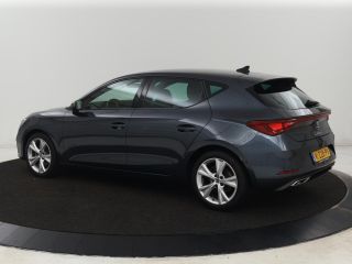 Seat Leon 1.5 eTSI FR Launch Edition | Carplay | Adaptive cruise | Sfeerverlichting | Navigatie | Full LED ...