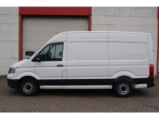 Volkswagen Crafter 2.0 TDI L3H3 Highline MY25 AUTOMAAT LED TREKHAAK GEVEERDE STOEL