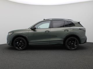 Volkswagen Tiguan 1.5 eHybrid R-Line Edition 272PK DSG Pano-Schuifdak, Black Style, Achteruitrijcamera, Trekhaak, 2...