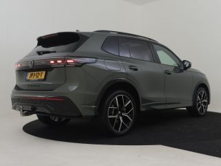 Volkswagen Tiguan 1.5 TSI eHybrid 200 kW R-Line 272pk | Panorama dak | Lederen bekleding | Trekhaak | 360 camera | ...