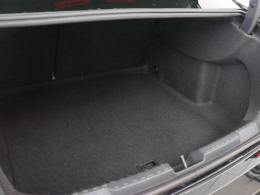 Audi A3 30 TFSI S edition | Stoelverwarming | Park Assist | Carplay | Sportstoelen | Half leder | Virtual... ActivLease financial lease