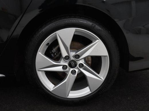 Audi A3 30 TFSI S edition | Stoelverwarming | Park Assist | Carplay | Sportstoelen | Half leder | Virtual... ActivLease financial lease