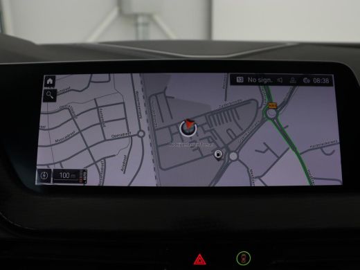 BMW 1 Serie 118i M Sport | Panoramadak | Stoelverwarming | Camera | Sportstoelen | Harman/Kardon | Stuurverwa... ActivLease financial lease