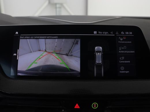 BMW 1 Serie 118i M Sport | Panoramadak | Stoelverwarming | Camera | Sportstoelen | Harman/Kardon | Stuurverwa... ActivLease financial lease