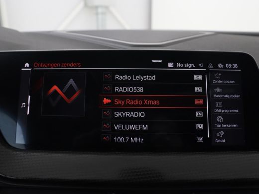 BMW 1 Serie 118i M Sport | Panoramadak | Stoelverwarming | Camera | Sportstoelen | Harman/Kardon | Stuurverwa... ActivLease financial lease