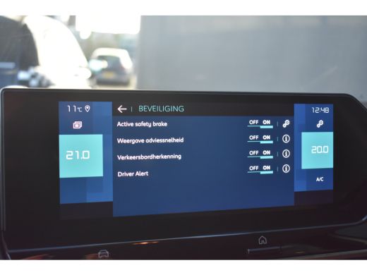 Citroën &euml;-C4 Feel 50 kWh 3 Fase 100% SOH | Navigatie | Keyless-Entry | Achteruitrijcamera | Climate Control | ... ActivLease financial lease
