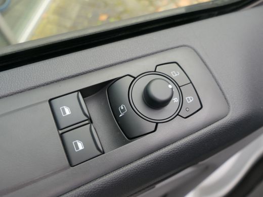 Ford E-Transit Custom 320 L1H1 Trend 65 kWh | 2300kg trekgewicht! | LED | Stoelverwarming | CarPlay/Android Auto | Came... ActivLease financial lease