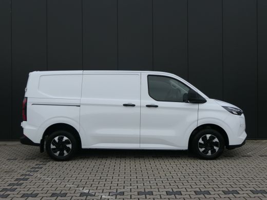 Ford E-Transit Custom 320 L1H1 Trend 65 kWh | 2300kg trekgewicht! | LED | Stoelverwarming | CarPlay/Android Auto | Came... ActivLease financial lease